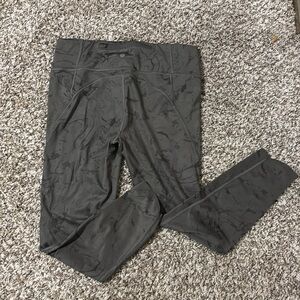 Athleta 7/8 leggings - M